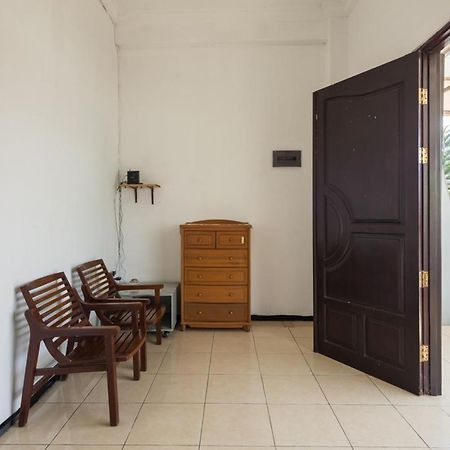 Reddoorz Near Widya Mandala University Surabaya Exterior photo