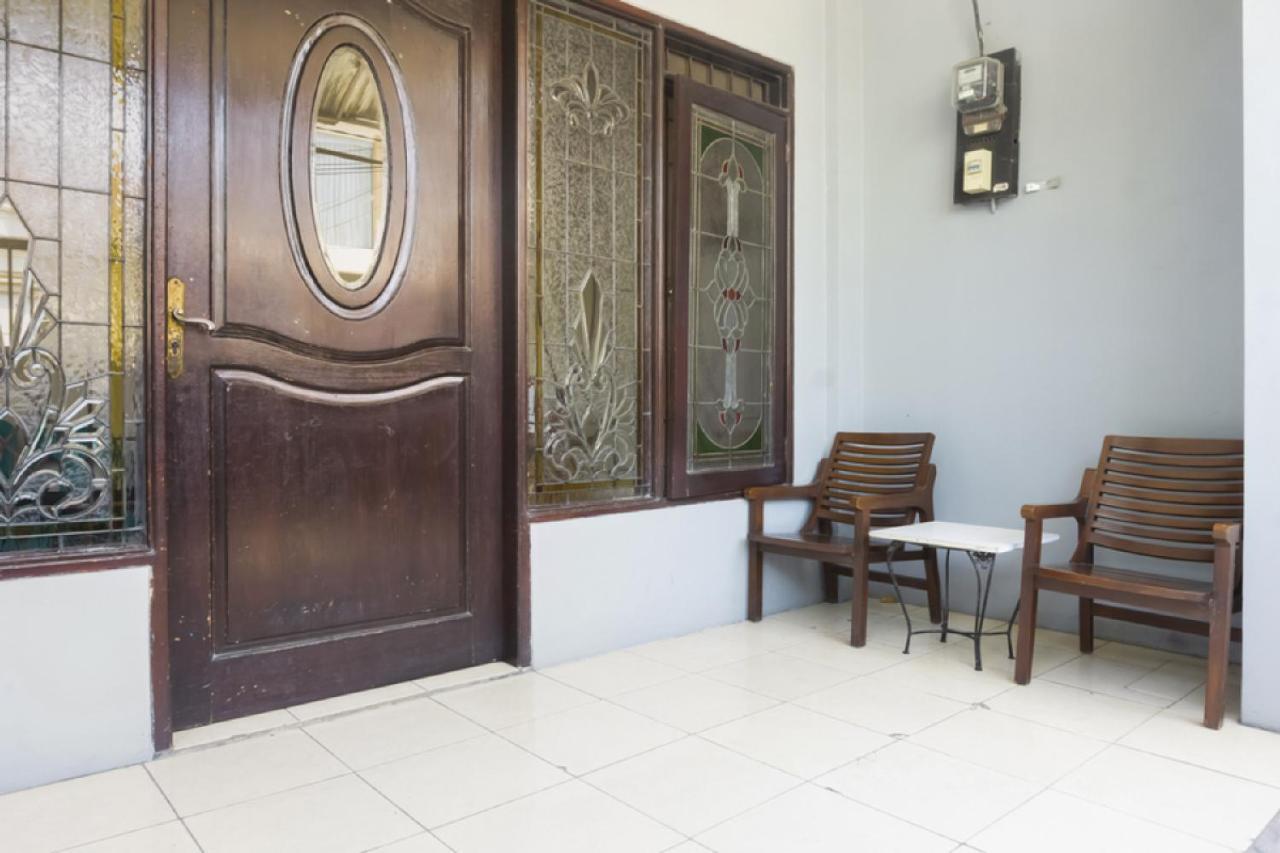 Reddoorz Near Widya Mandala University Surabaya Exterior photo