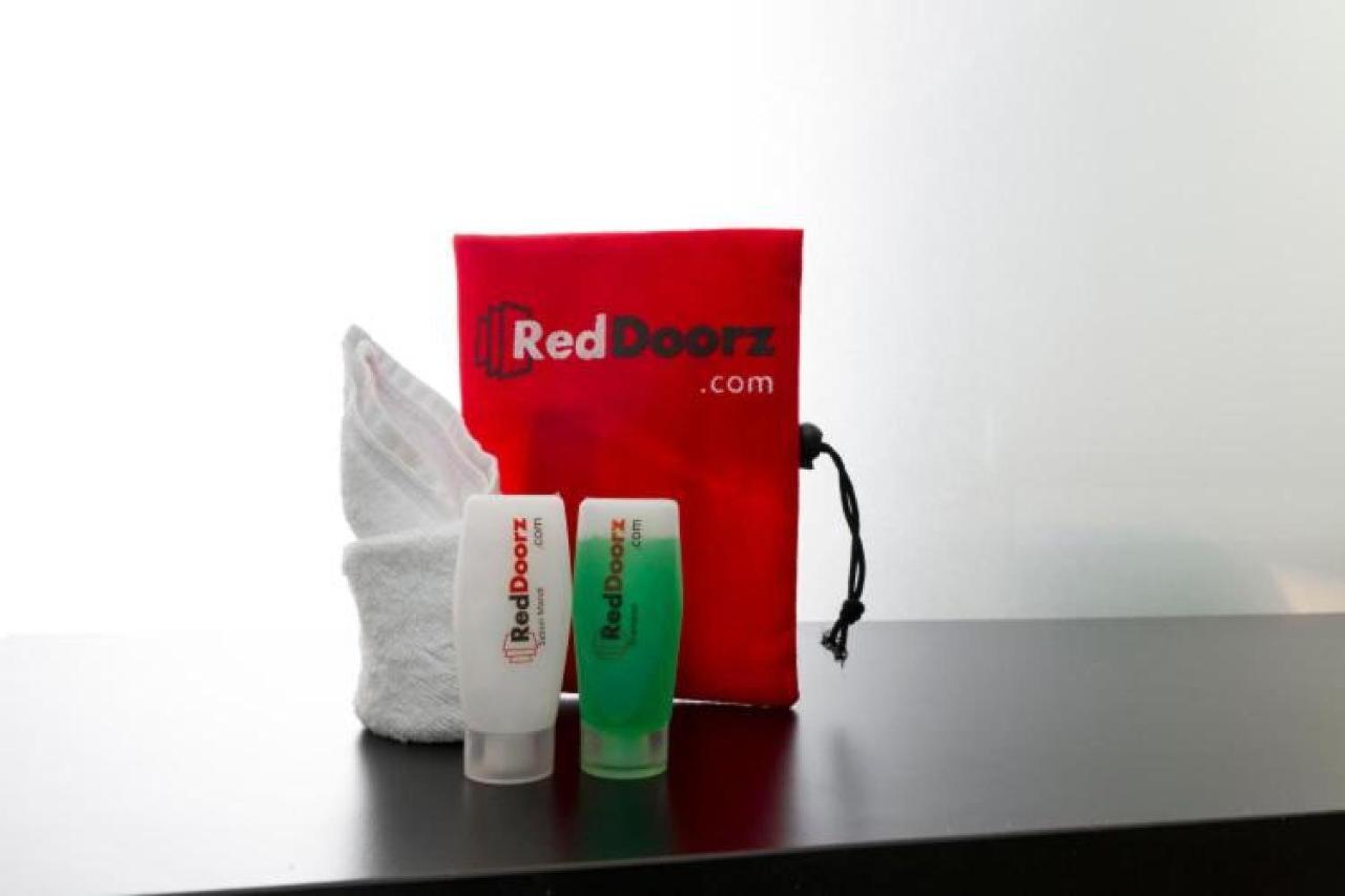 Reddoorz Near Widya Mandala University Surabaya Exterior photo