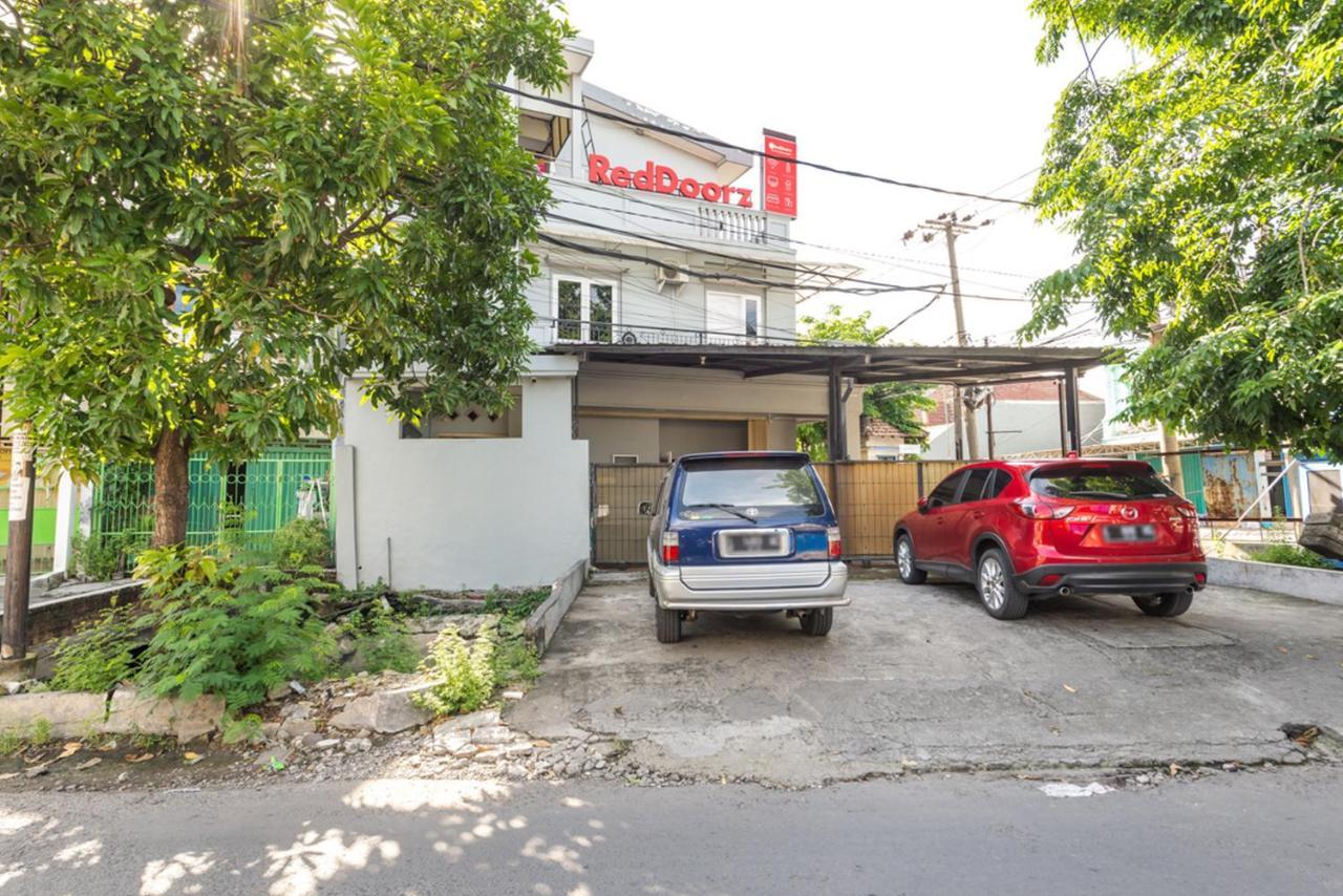 Reddoorz Near Widya Mandala University Surabaya Exterior photo