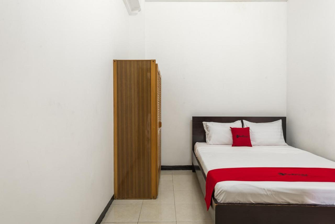 Reddoorz Near Widya Mandala University Surabaya Exterior photo